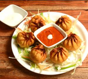 Paneer Momos 6 With Mayonnaise& Chatni