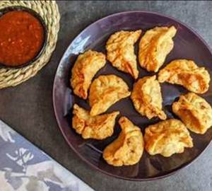 Veg Fried Momos 6 Pieces With Mayonnaise& Chatni