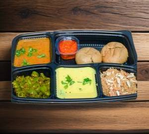 Bati (4Peaces)+Dal+Gatte Sabji+Garlic Chutney+Salad