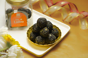 Gur Til Laddu (Black Til)