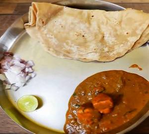 2 Chapati with Beef Kulambu