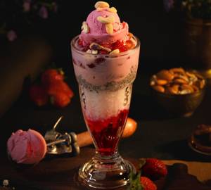 Strawberry falooda