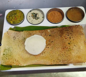 Idli [1 Piece] With Plain Rava Dosa