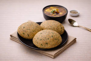 Methi Poori With Aloo Sabji (3 Pcs)