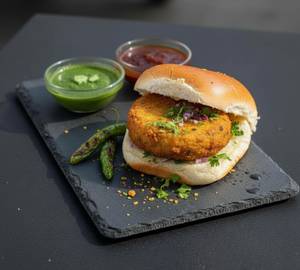 Hatke Masala Vada Pav