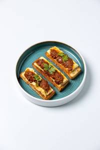 Ros Omellette On Toast