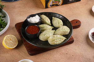 Veg Momos [6 Pcs]