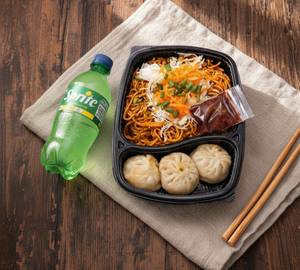 Veg Chowmein With Veg Steamed Momos
