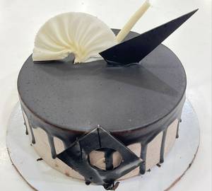 Cream Chocolate Cake