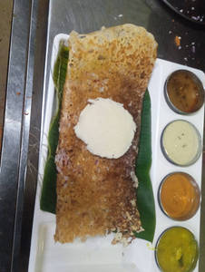 Idli [1 Piece] With Onion Rava Dosa