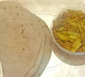 4 roti with aloo bhujia