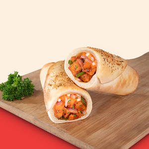 Chilli Paneer Pizza Roll
