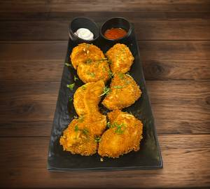 Paneer Momos ( 8 Pieces ) Kurkure