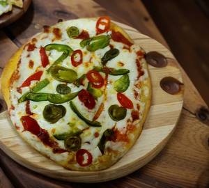 Jalapeno + red paper + capsicum pizza