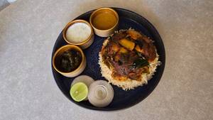 Bowl Aloo Dum Topping Biryani