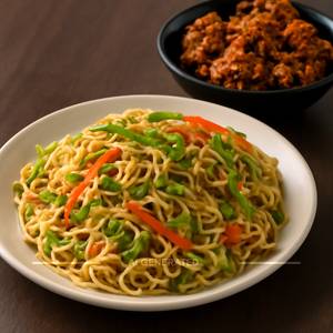 Veg Noodles With Crispy Veg