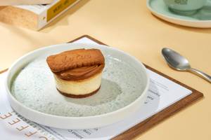 Lotus Cheesecake