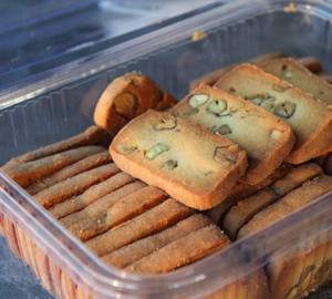 Namkeen Butter Pista Biscuit (250 Grams)