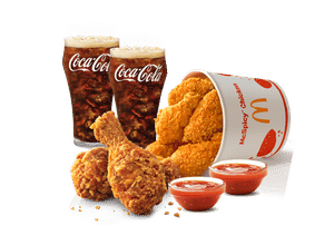 2 Crispy Fried Chicken + 4 Pc Chicken Wings Bucket + 2 Dips + 2 Coke