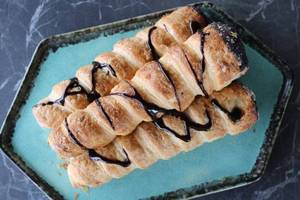 Chocolate Cream Roll (2 Pcs)
