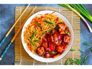 Hakka Noodles + Chilli Paneer