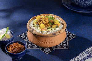 Veg Hyderabadi Dum Biryani [serves 2-3]