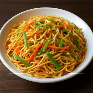 Veg Hakka Noodles [Full]