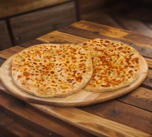 2 butter aloo paratha curd