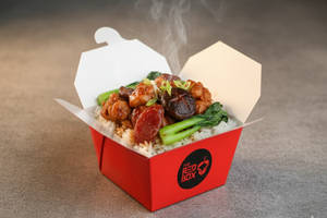 Steam Rice With Chicken Claypot