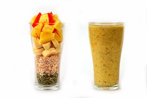 Oats,banana,pineapple & Pumpkinseeds Smoothi