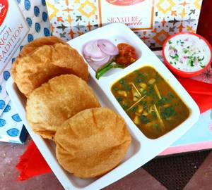 Aloo Poori With Raita