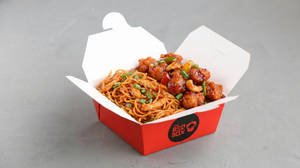 Dragon Chicken With Chicken Schezwan Noodles