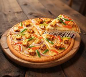 Tomato tandoori paneer pizza