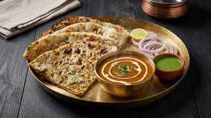 Cheese Naan With Gravy Salad