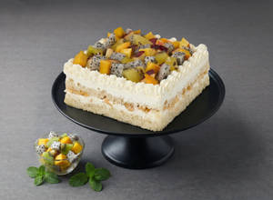 Eggless Fresh Fruit Cake (500g)