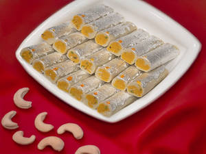 Kaju Kesar Roll