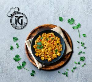 Paneer Pasta (With Imli & Chilli Sauce Pouch), Quan - 1 Big (750 Ml) Almnm Cntnr.