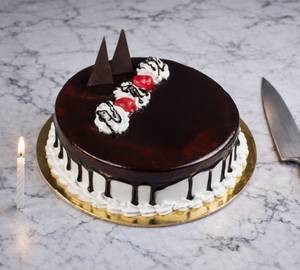 Classic Black Forest Eggless Cake