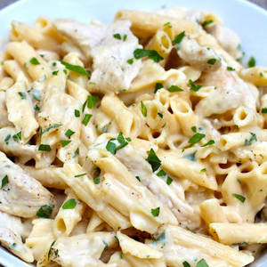 Grilled Chicken Whitesauce Pasta