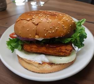 Chilli paneer burger