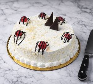 White Forest Eggless Cake