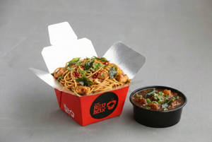 Chicken Butter Chilli Garlic Noodles + Chicken Manchurian Gravy