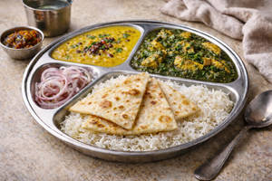 Palak Chicken Dal Homely Thali