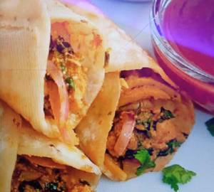 Chicken chilli roll