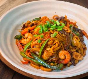 Kolkata Special Mix Noodles (Non Veg)