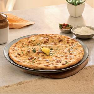 Aloo Parantha With Curd - 1 pc