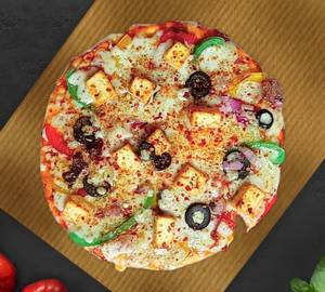 Paneer pizza with extra cheese + campa