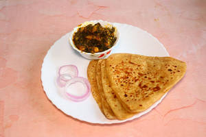 Aloo Methi Dry Subji With [4] Plain Paratha