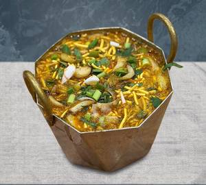 Kathiyawdi garlic sev