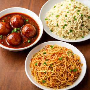CHILLI CHICKEN & VEG FRIED RICE OR VEG HAKKA NOODLES